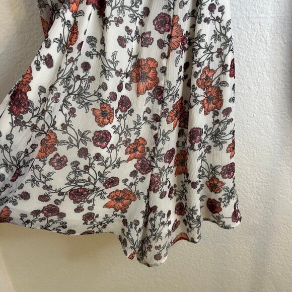 Express Floral Print Surplice Detail Romper Size XS NWT - Picture 3 of 6
